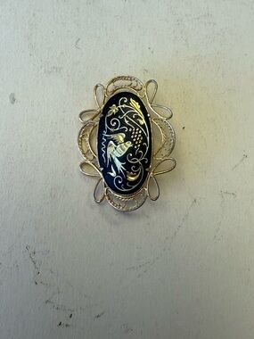 Vintage Oval Goldtone Filigree & Black Enamel Bird Floral Spanish Brooch Pin